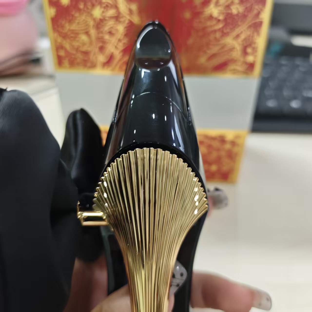 Ca.rolina he'r'era high-heeled – Perfume Fragrance Bottle Bewertung und Preis